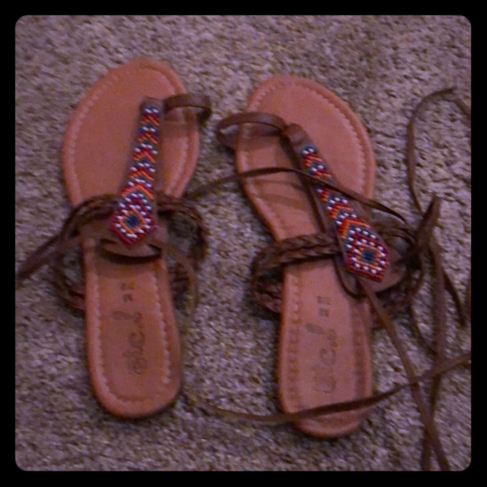 Cool 😎 sandals that tie up your leg